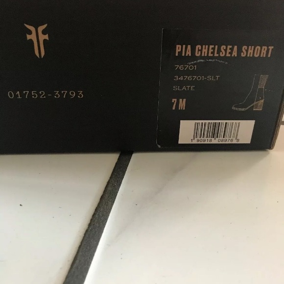 Frye Pia Chelsea Leather Boots. Size 7. Color Slate. Excellent cond Retail $358. - Picture 9 of 9